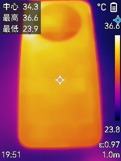 果里果气的直屏旗舰！OPPO Find X8深度评测：抬手就出片的抓拍氛围感神器