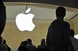 苹果又陷版权泥潭！被起诉使用盗版书籍训练AI