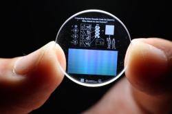 玻璃硬盘数据中心要来了！单块容量360TB、寿命138亿年