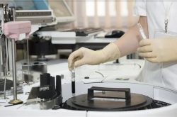 冬天到底应该多久洗一次澡 南、北网友吵翻了：专家给答案