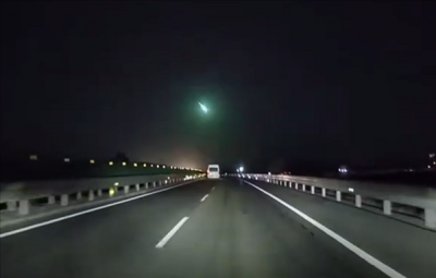 北方多地夜空现不明发光飞行物：不排除人造物体坠落