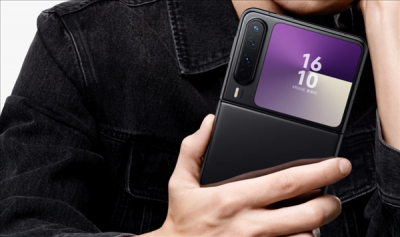 全球首款阔折叠手机 华为Pura X出货量超70万台