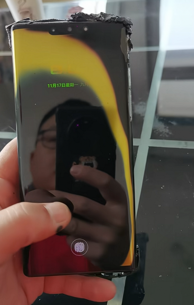 华为Mate 30 RS保时捷被火烧到面目全非：还能充电玩游戏