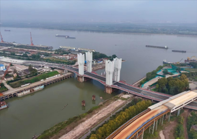 满足5000吨级船舶通航需求！华中地区首座开启桥建成试通车