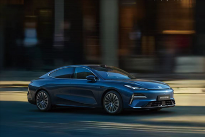 吉利汽车10月销量破30万辆创新高 银河提前达成年销百万