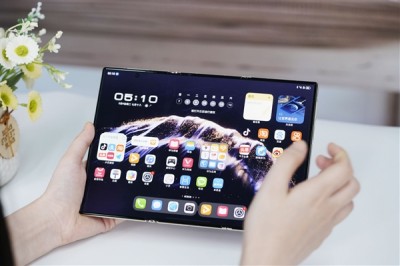 全球第2款三折叠！华为Mate XTs非凡大师图赏