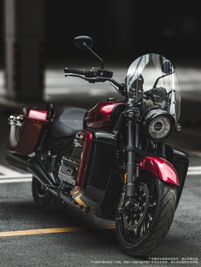 水平对置8缸机 长城灵魂巡航摩托车官图公布：黑红配帅炸了