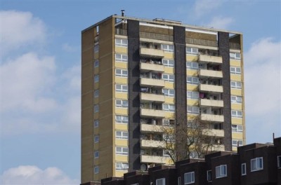 美国“晚买房”趋势加剧：首次购房者平均年龄升至40岁创纪录