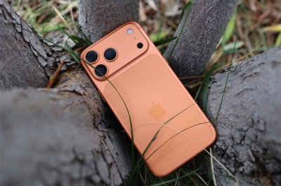 iPhone 17系列激活量接近400万台 博主：友商打不过 根本打不过