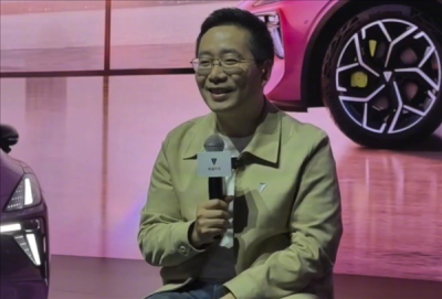 深蓝董事长邓承浩谈隐藏式门把手：我们也受到了特斯拉的影响