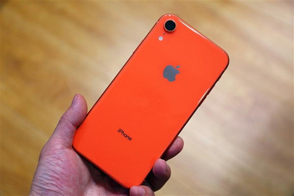 iPhone 12发布后：Phone XR官降800元！3999元起