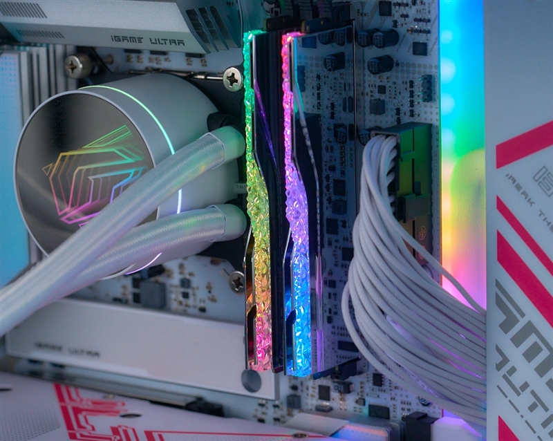 终于回来了！芝奇皇家戟DDR5-7200 24GB评测：高贵奢华 稳超8000MHz