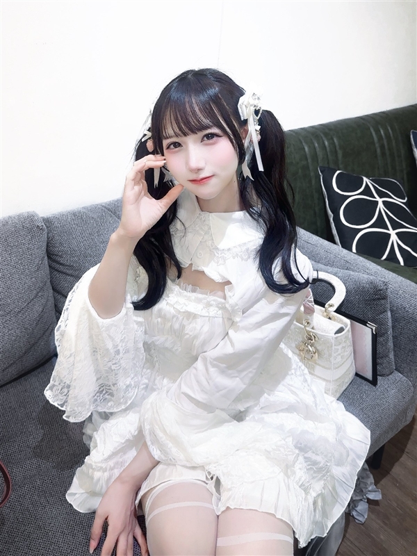 日本妹子COS《尼尔》2B美图赏：皮肤白皙 身材完美