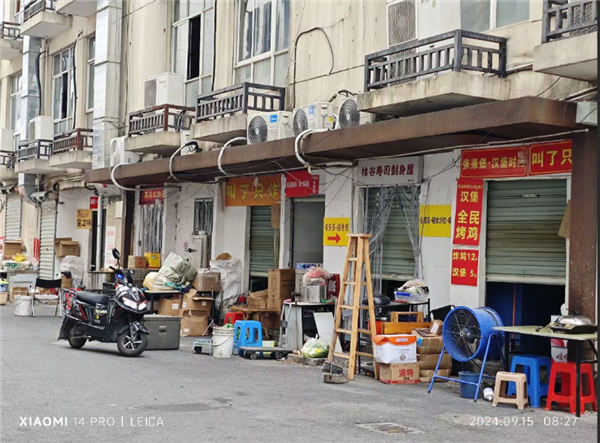 100块钱找一家干净的外卖店太难了!它们的肮脏 突破想象