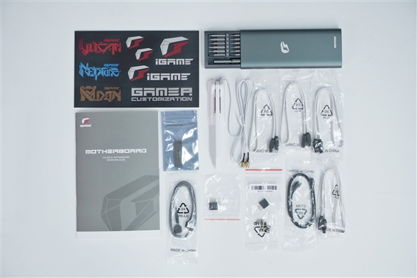 白色风格装机必备!七彩虹iGame Z890 FLOW V20主板图赏