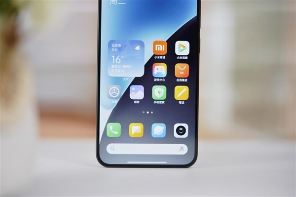 直屏小旗舰从未如此强悍!小米15图赏