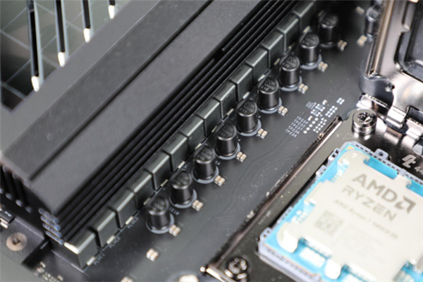 毫无争议的游戏性能王中王!AMD锐龙7 9800X3D处理器上手实测
