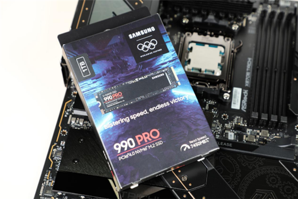 毫无争议的游戏性能王中王!AMD锐龙7 9800X3D处理器上手实测
