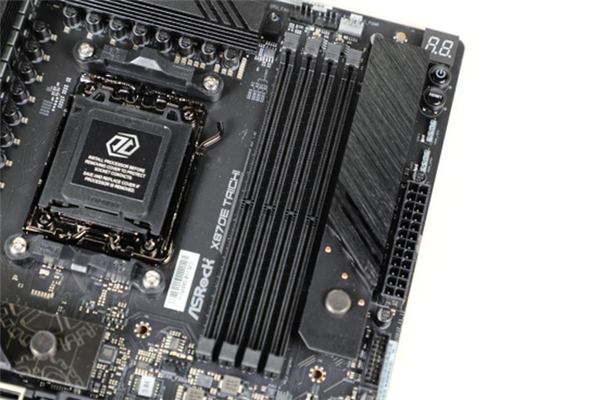 毫无争议的游戏性能王中王!AMD锐龙7 9800X3D处理器上手实测