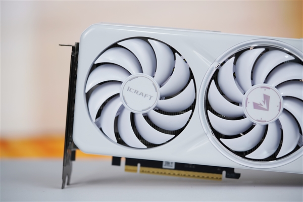 陶瓷般质感!铭瑄Intel Arc B580 iCraft 12G显卡图赏