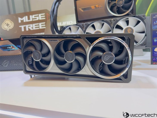 华硕推出全新ROG ASTRAL夜神RTX 50旗舰显卡!首次用上四风扇