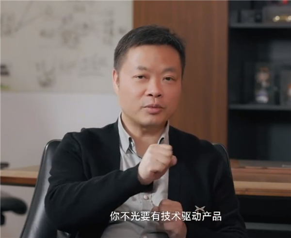 何小鹏：雷军不仅会指出缺点 而且还劝我多做点营销