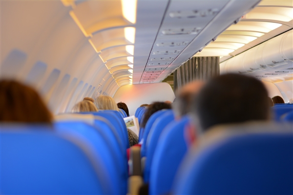 海南航空回应一波音客机备降南昌:发动机失效说法不实 已妥善处置