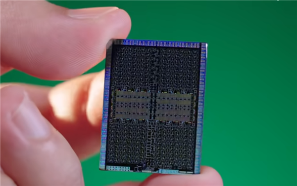 RTX 5090/D GB202内核照首次公开:922亿晶体管的暴力美学!