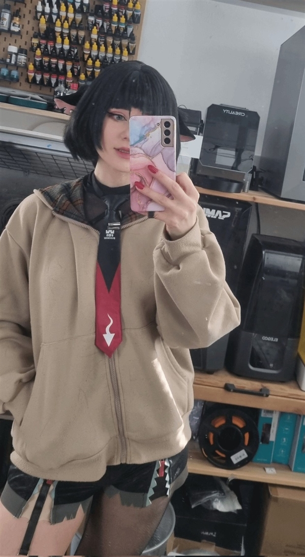 德国美女Cos《巫师3》希里蒸桑拿:性感诱人