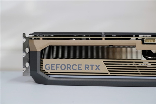 无限镜设计!索泰RTX 5070 Ti AMP EXTREME INFINITY显卡图赏
