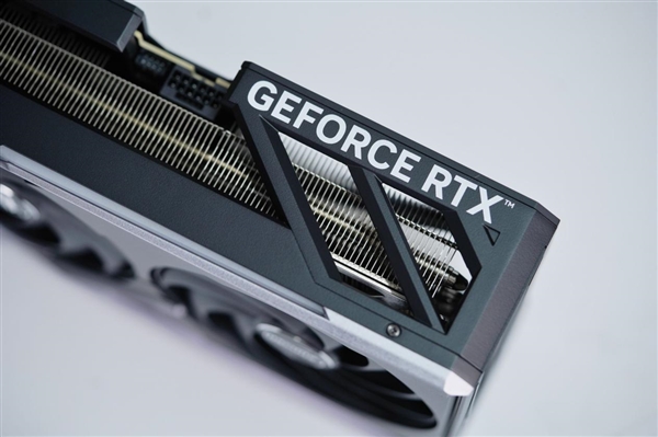 百帧游戏利器!七彩虹iGame RTX 5070 Ti Vulcan OC图赏