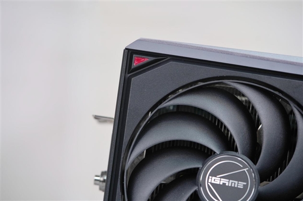 百帧游戏利器!七彩虹iGame RTX 5070 Ti Vulcan OC图赏