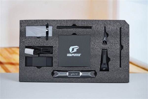 百帧游戏利器!七彩虹iGame RTX 5070 Ti Vulcan OC图赏