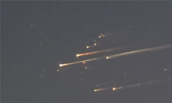 SpaceX星舰第八次试飞失败 二级再次爆炸 当空放烟花