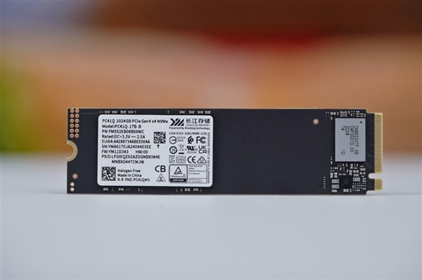 长江存储宣布三款全新SSD:PCIe 5.0走入主流、QLC跑到7GB/s
