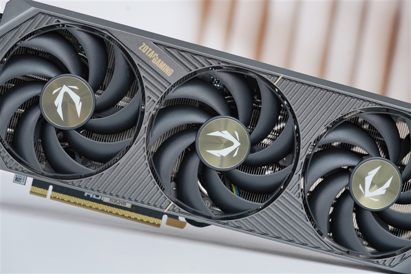超频能力媲美顶级非公！索泰RTX 5070 SOLID OC评测
