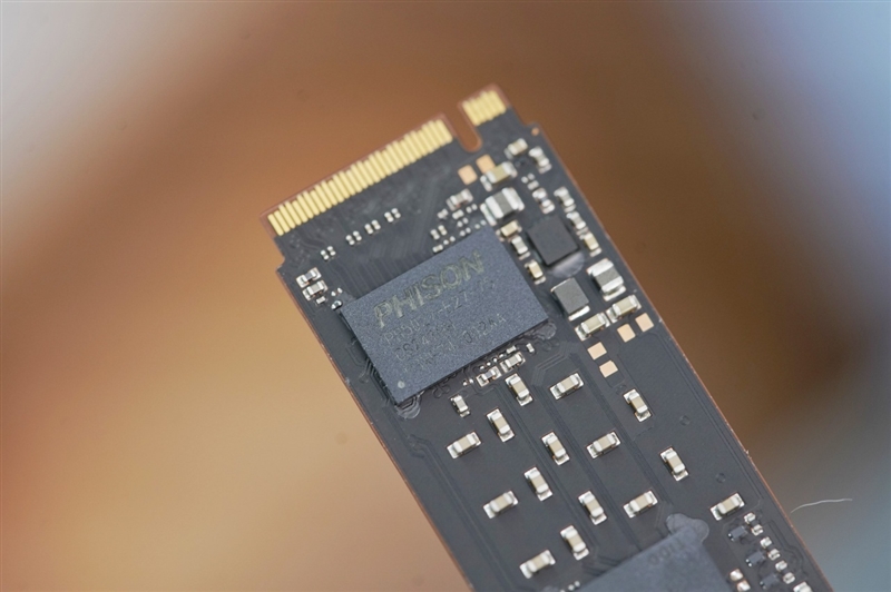 英睿达P310 SSD 2TB评测：满速PCIe 4.0还自带散热片 PS5扩容好选择
