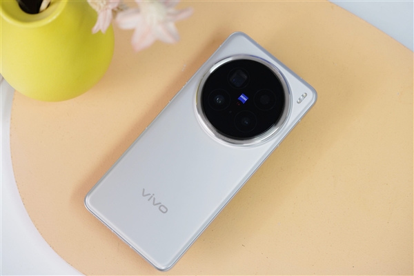史上最强标准版!vivo X200s确认搭载天玑9400+