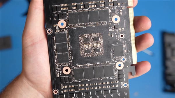 RTX 4090 48GB拆解、实测:噪音吵得耳朵要崩溃了