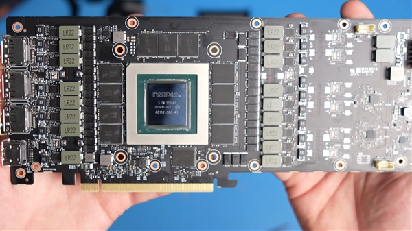 RTX 4090 48GB拆解、实测:噪音吵得耳朵要崩溃了
