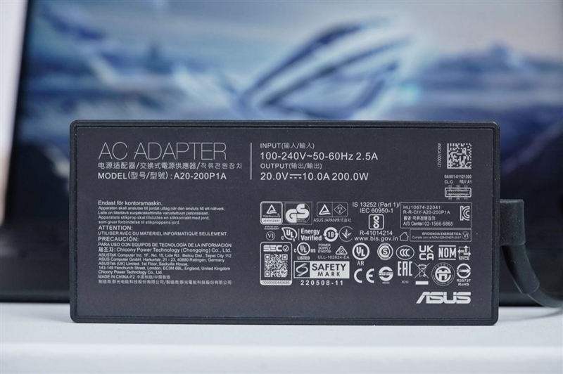 CPU超越i9-14900HX、核显强于RTX 4060！ROG幻X 2025评测：唯一能跑70B大模型