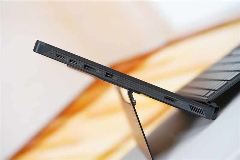 CPU超越i9-14900HX、核显强于RTX 4060！ROG幻X 2025评测：唯一能跑70B大模型