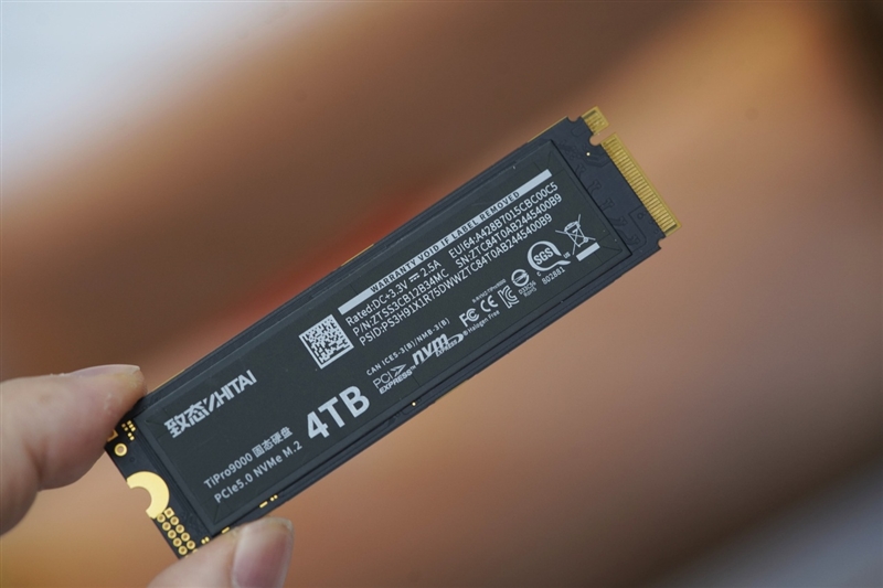 长江存储致态TiPro9000 4TB SSD评测：容量更大速度更快 性能新巅峰