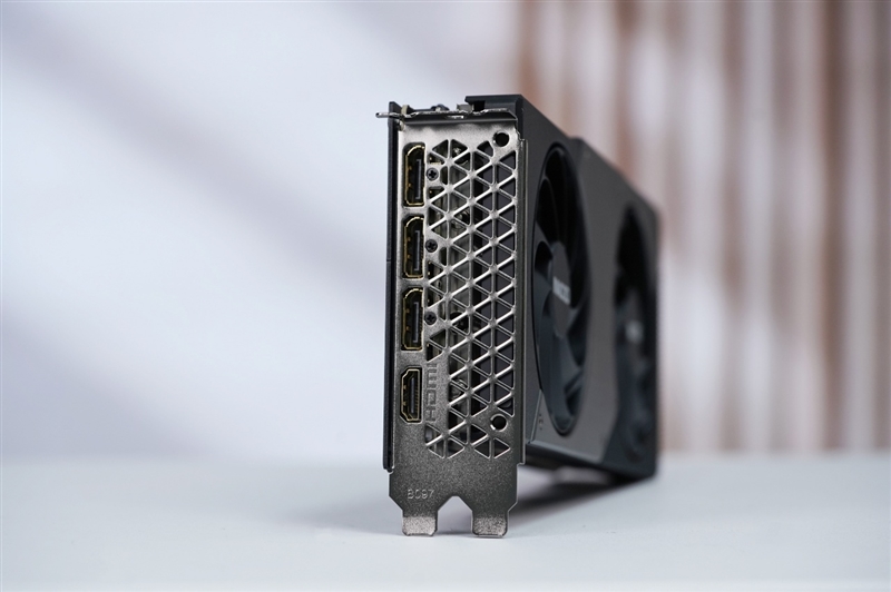 映众RTX 5060 Ti曜夜16GB显卡评测：小巧简约 DLSS 4表现亮眼