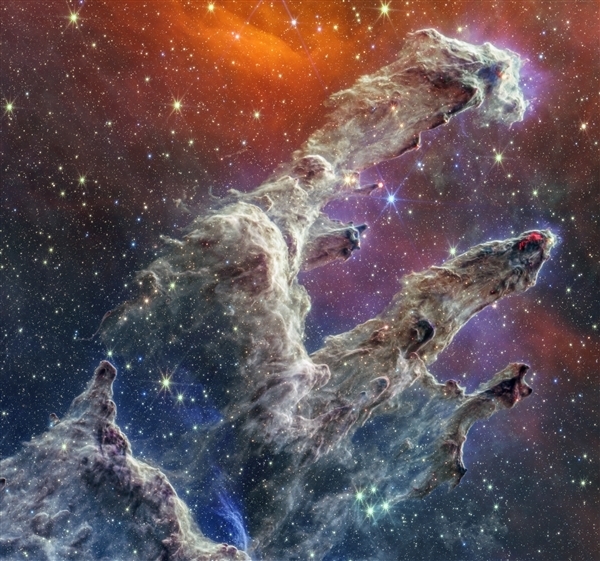哈勃望远镜35周年发布新图:距地球6500光年的鹰状星云M16