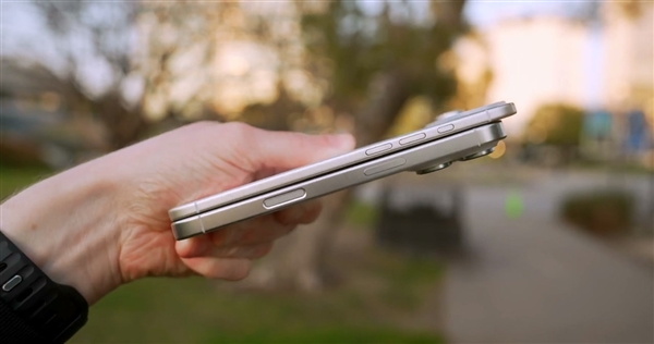 苹果iPhone 17全系机模上手：Air新机薄到极致