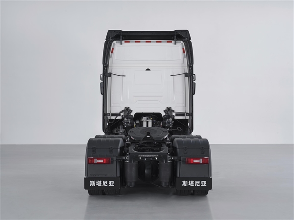 瑞典人整了个大活！中国产斯堪尼亚重卡汉字车标竟用微软雅黑