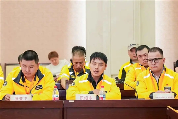 美团与骑手签保障协议：平台补贴50%养老保险费用、年底前取消超时扣款