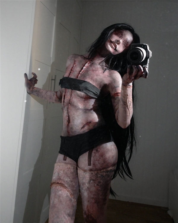 双倍压抑！ 国外美女双胞胎cos《寂静岭》护士姐姐