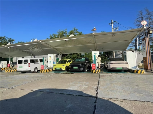 限充80%、排队叫号、掉头充电！高速服务区为防充电拥堵各显手段